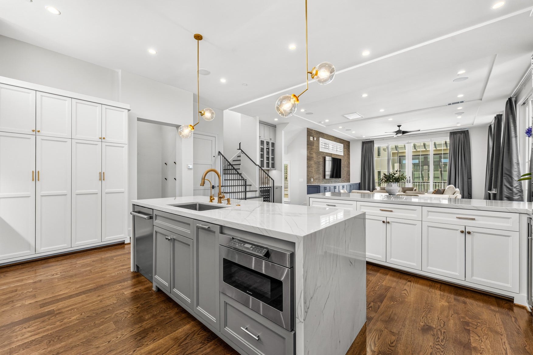 2328 Bissonnet Street, Houston, TX 77005 2328 Bissonnet Street, Houston, TX 77005