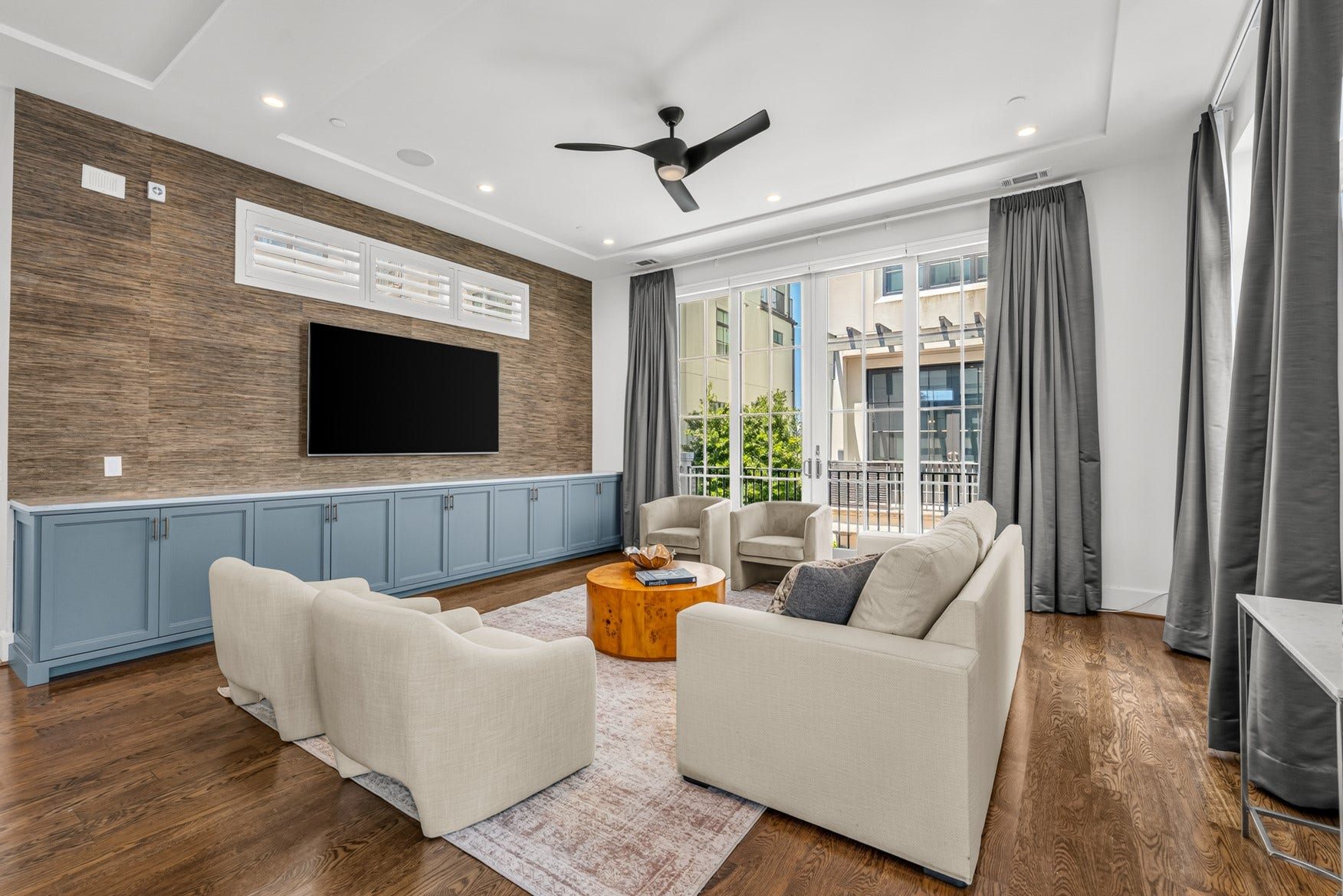 2328 Bissonnet Street, Houston, TX 77005 2328 Bissonnet Street, Houston, TX 77005