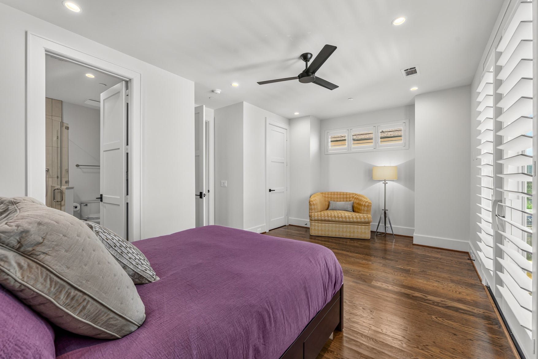 2328 Bissonnet Street, Houston, TX 77005 Guest bedroom suite on 4th with ensuite bath