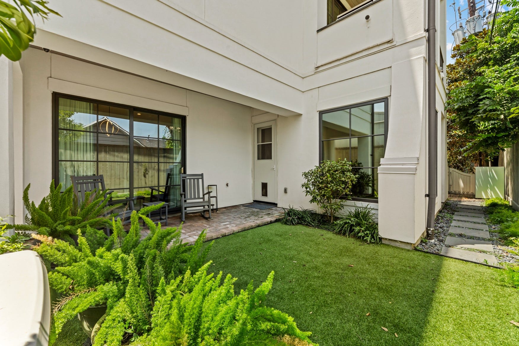 2328 Bissonnet Street, Houston, TX 77005 Whole home Generac generator, mosquito system, and turfed yard