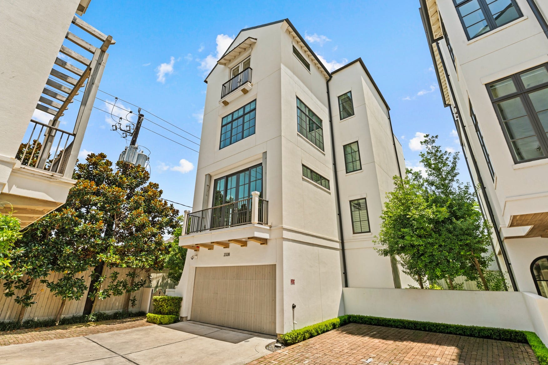 2328 Bissonnet Street, Houston, TX 77005 Plenty of guest parking inside and outside the quiet gated enclave