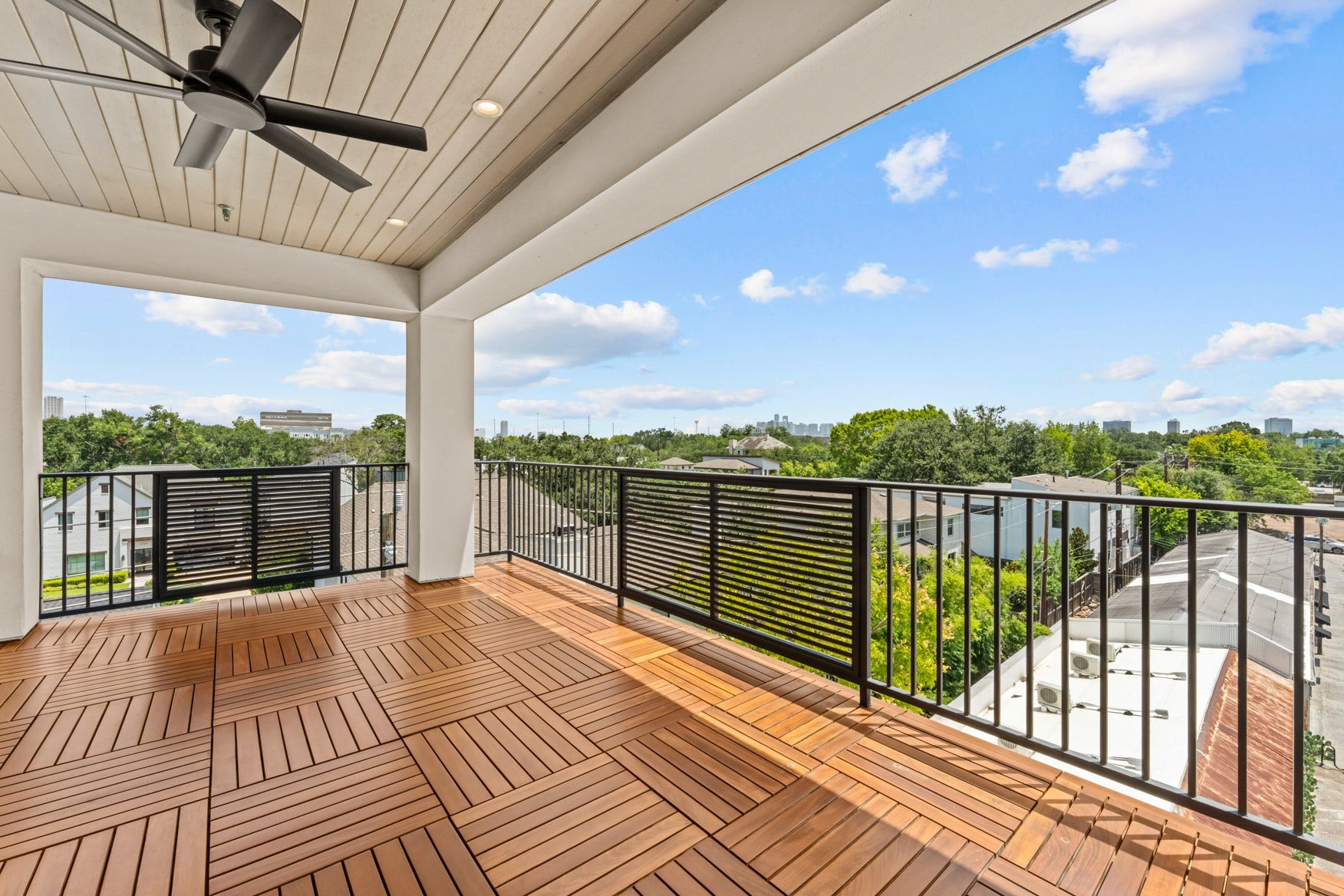 2328 Bissonnet Street, Houston, TX 77005 Exceptional views of downtown and TMC with gas and water connections