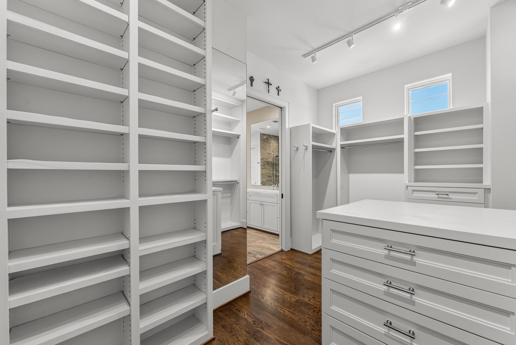 2328 Bissonnet Street, Houston, TX 77005 Two dressers and plenty of room in the custom closet