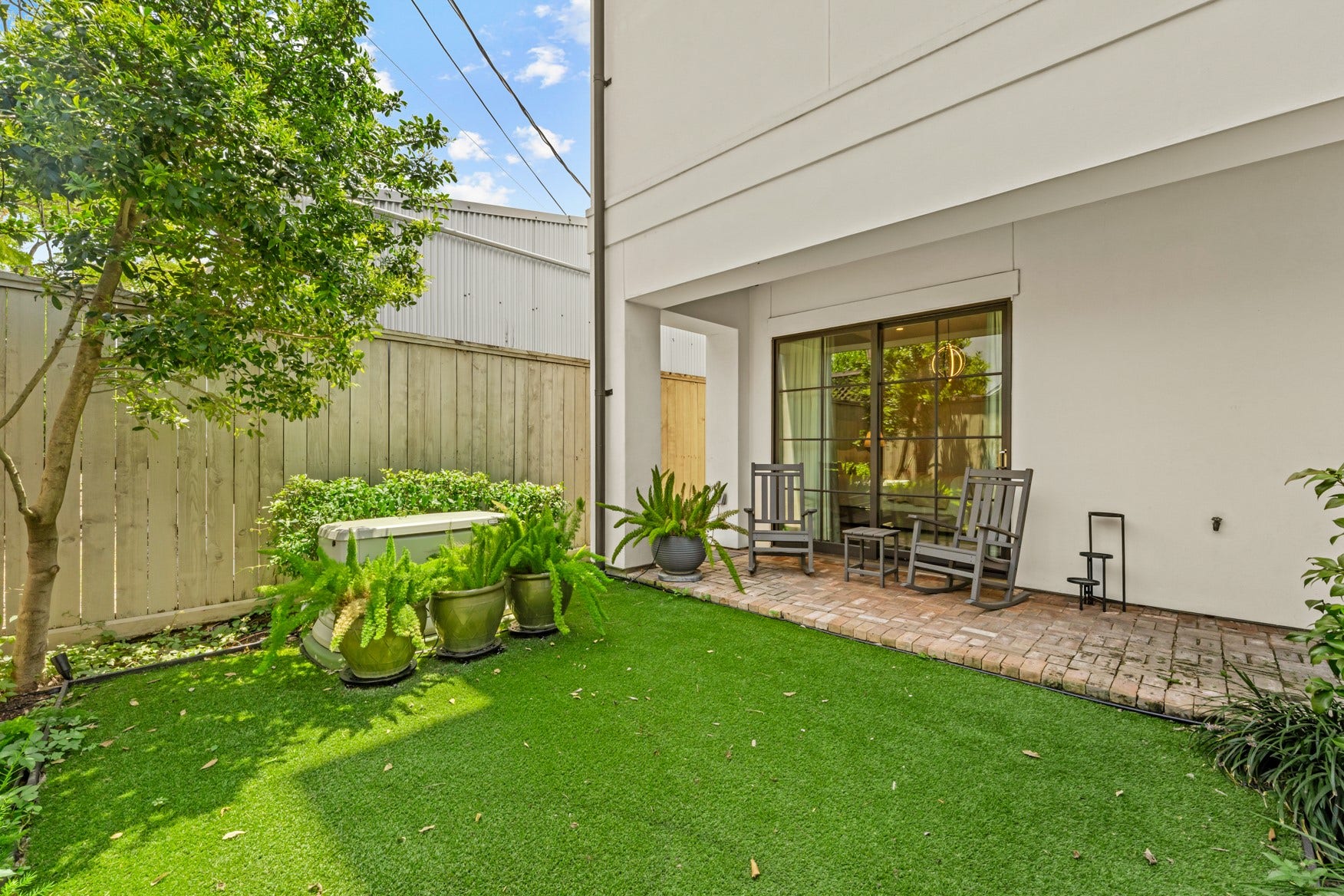 2328 Bissonnet Street, Houston, TX 77005 Whole home generator, mosquito system, and turf