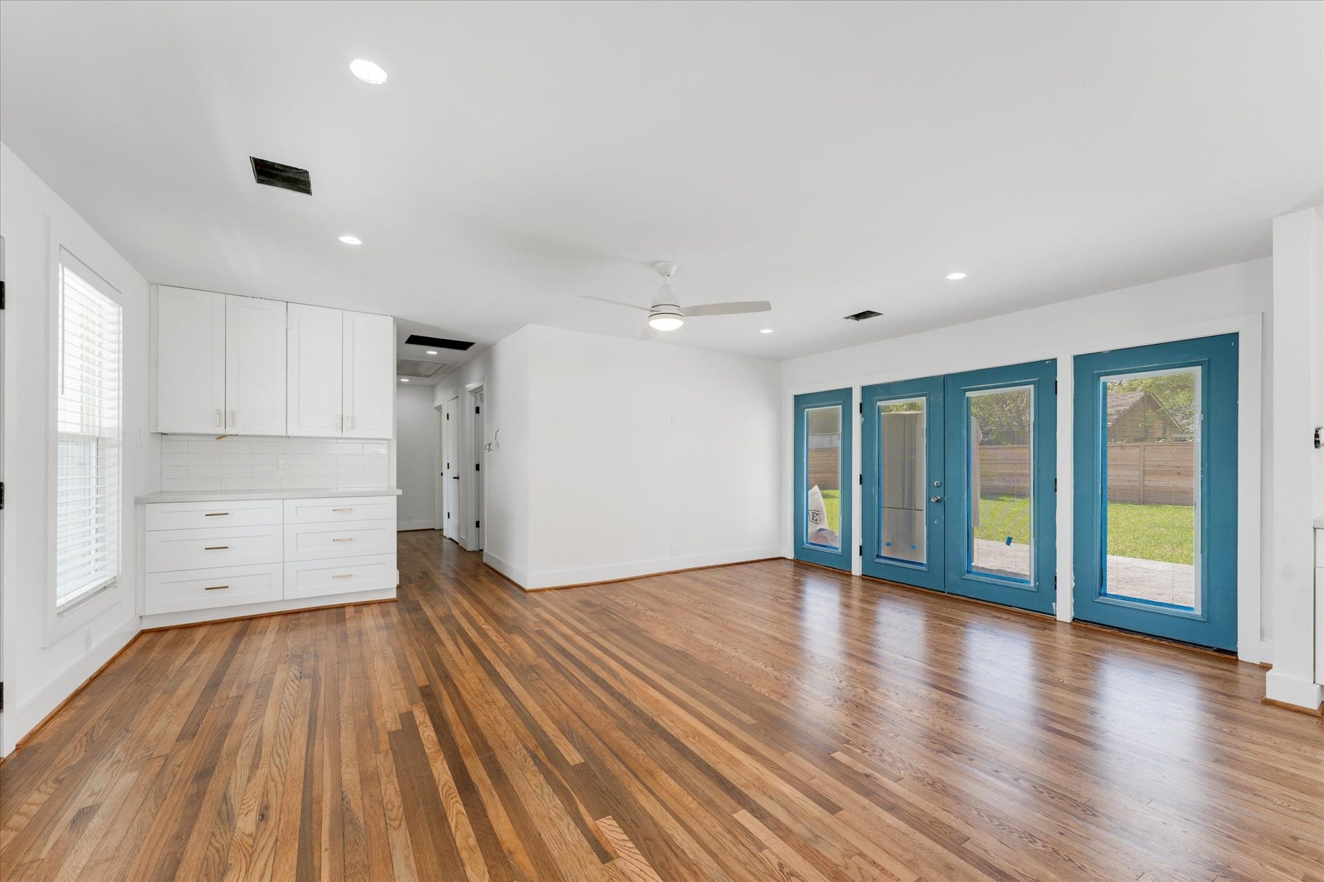 1845 Huge Oaks Street, Houston, TX 77055 1845 Huge Oaks Street, Houston, TX 77055