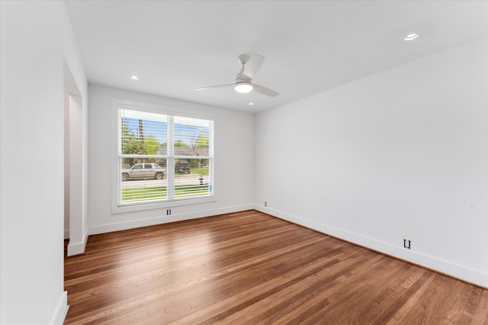 1845 Huge Oaks Street, Houston, TX 77055 1845 Huge Oaks Street, Houston, TX 77055