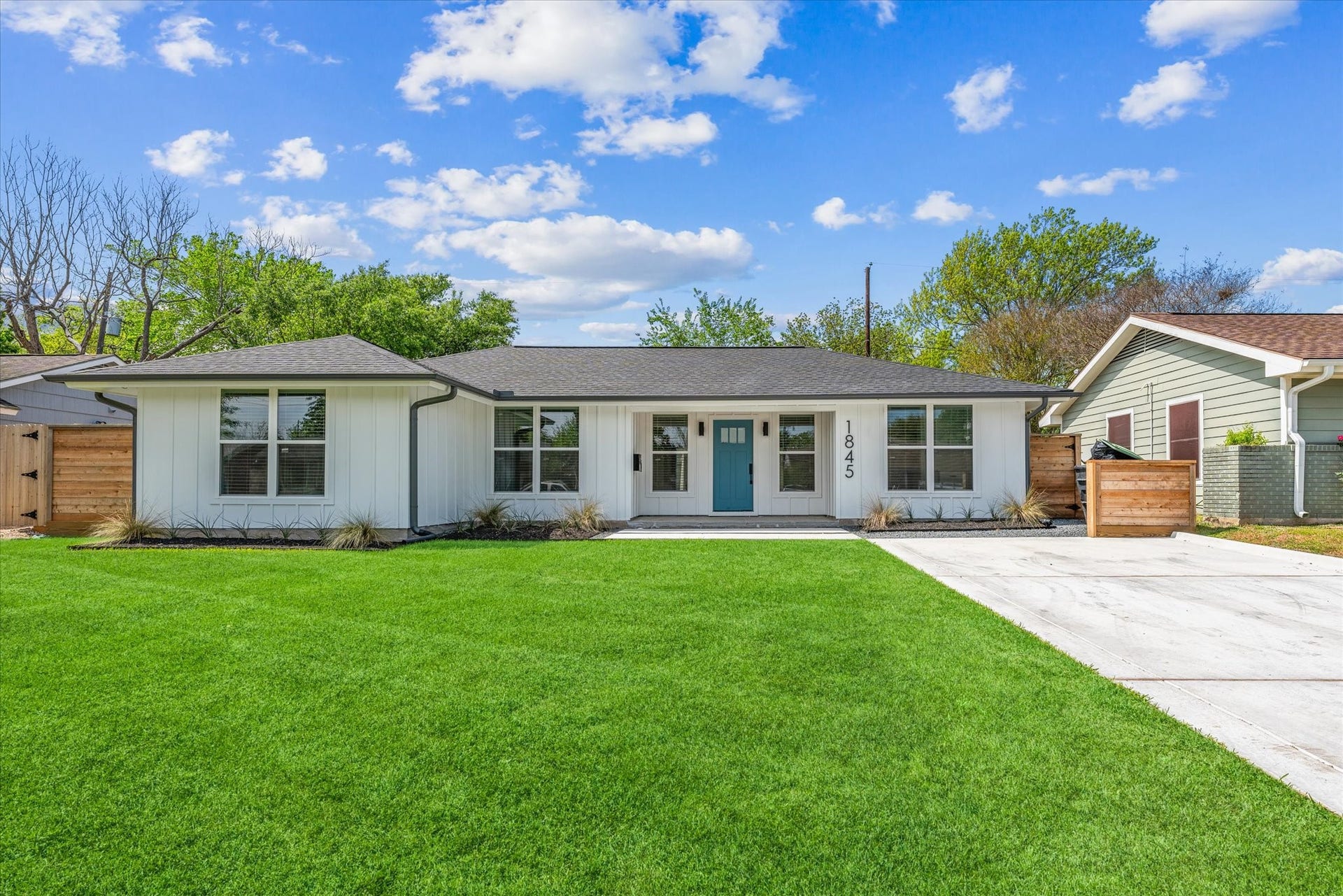1845 Huge Oaks Street, Houston, TX 77055 1845 Huge Oaks Street, Houston, TX 77055