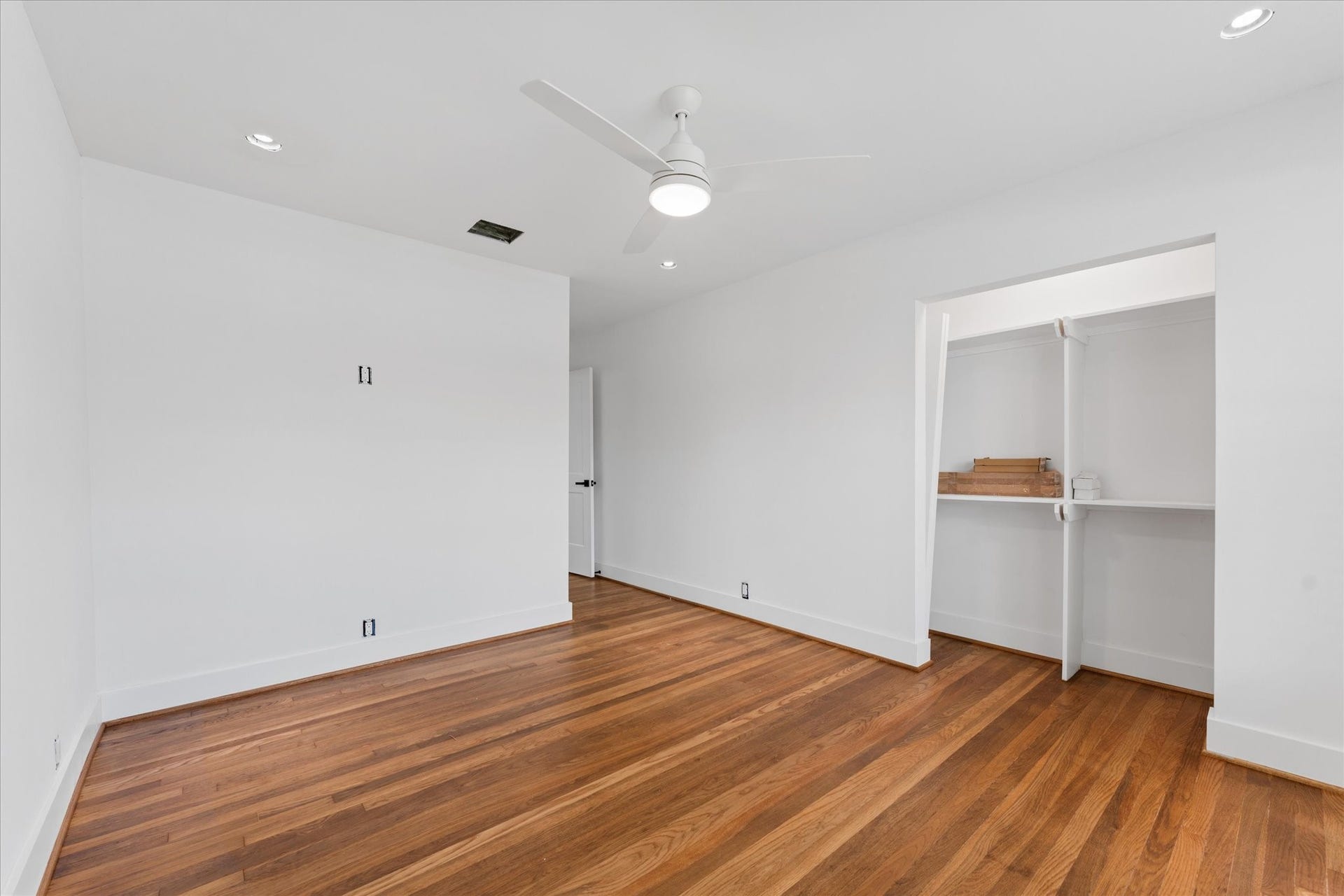 1845 Huge Oaks Street, Houston, TX 77055 1845 Huge Oaks Street, Houston, TX 77055
