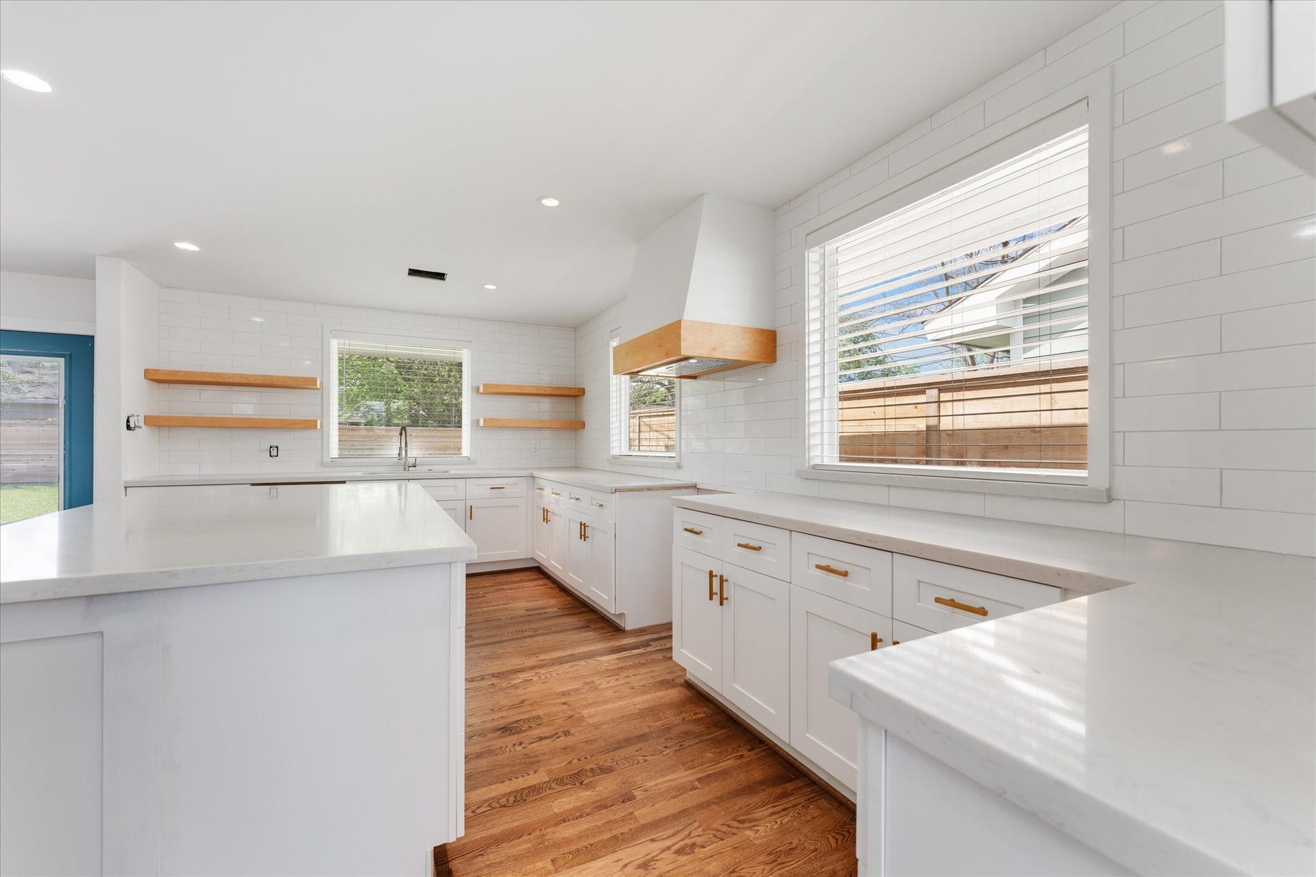 1845 Huge Oaks Street, Houston, TX 77055 1845 Huge Oaks Street, Houston, TX 77055
