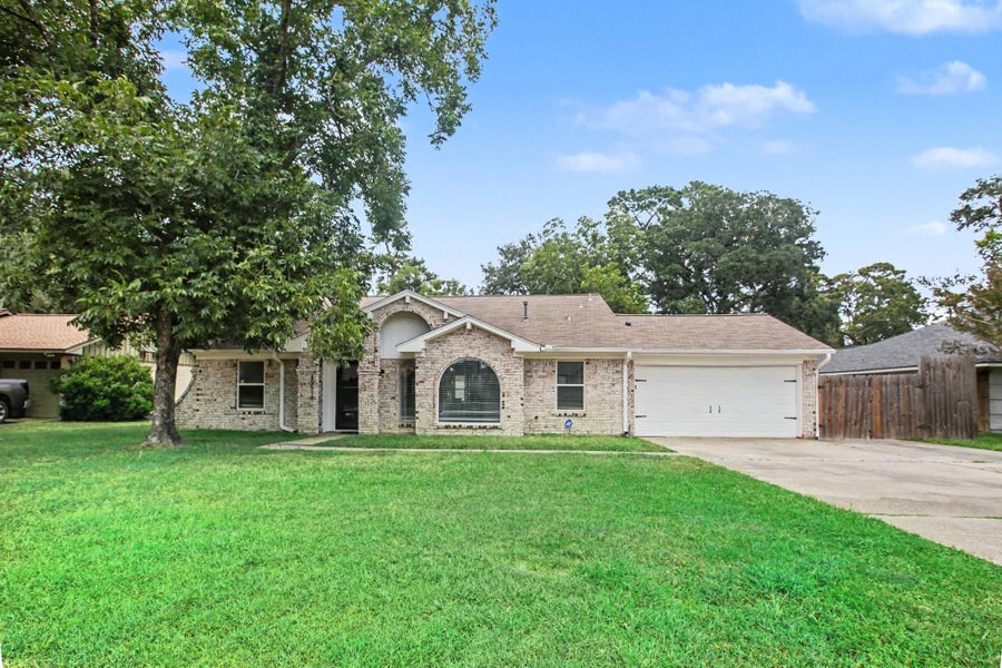 Property photo for 19514 Lockridge Drive, Spring, TX
