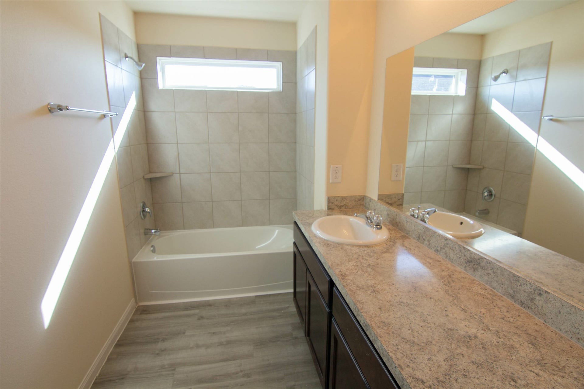 4106 Farmers Pass Road, Houston, TX 77014 Photos may be representative of the floor plan and not the exact home. Finishes, layout, and features of the actual property for lease may vary.