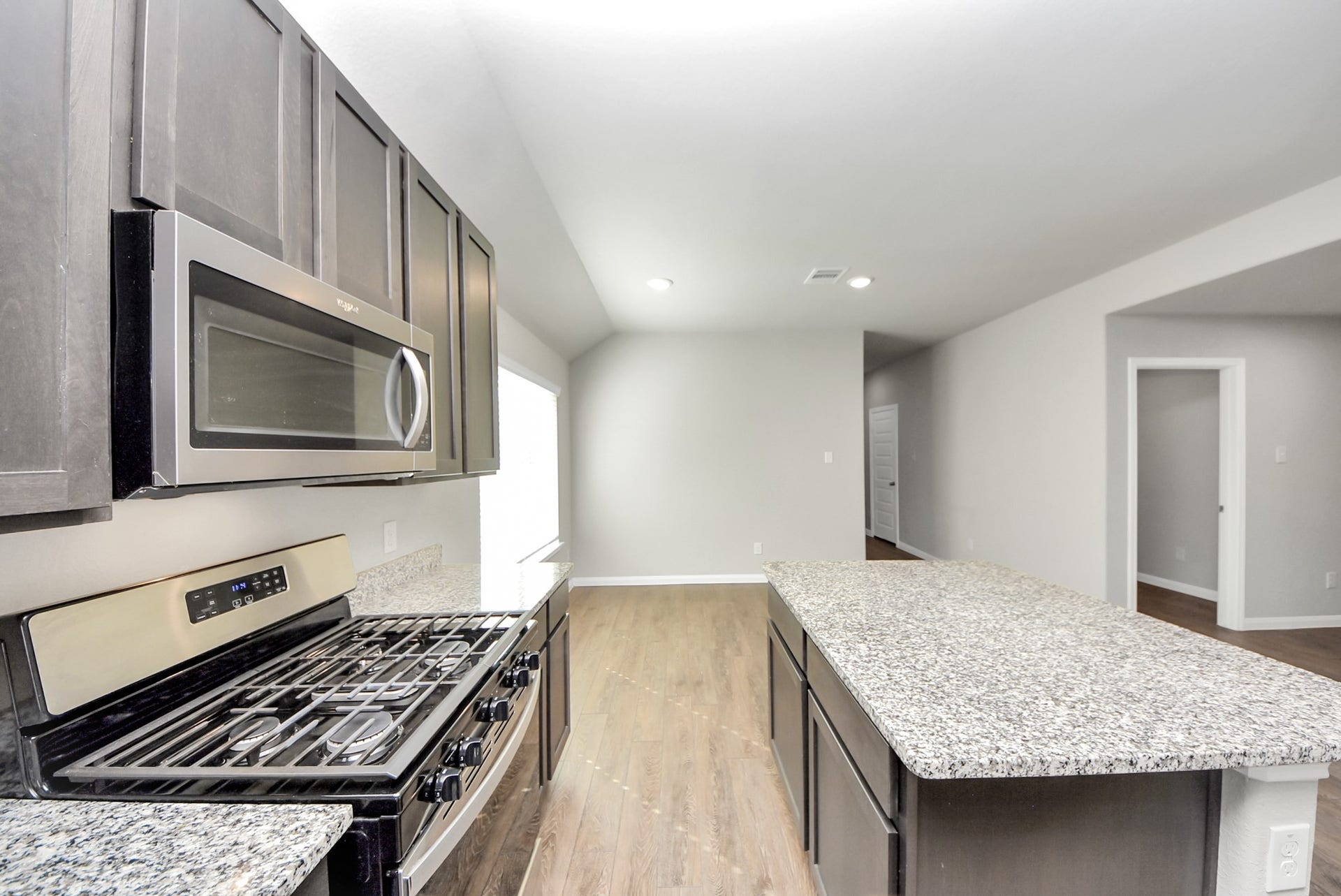 5411 Briana Dee Drive, Rosharon, TX 77583 Kitchen