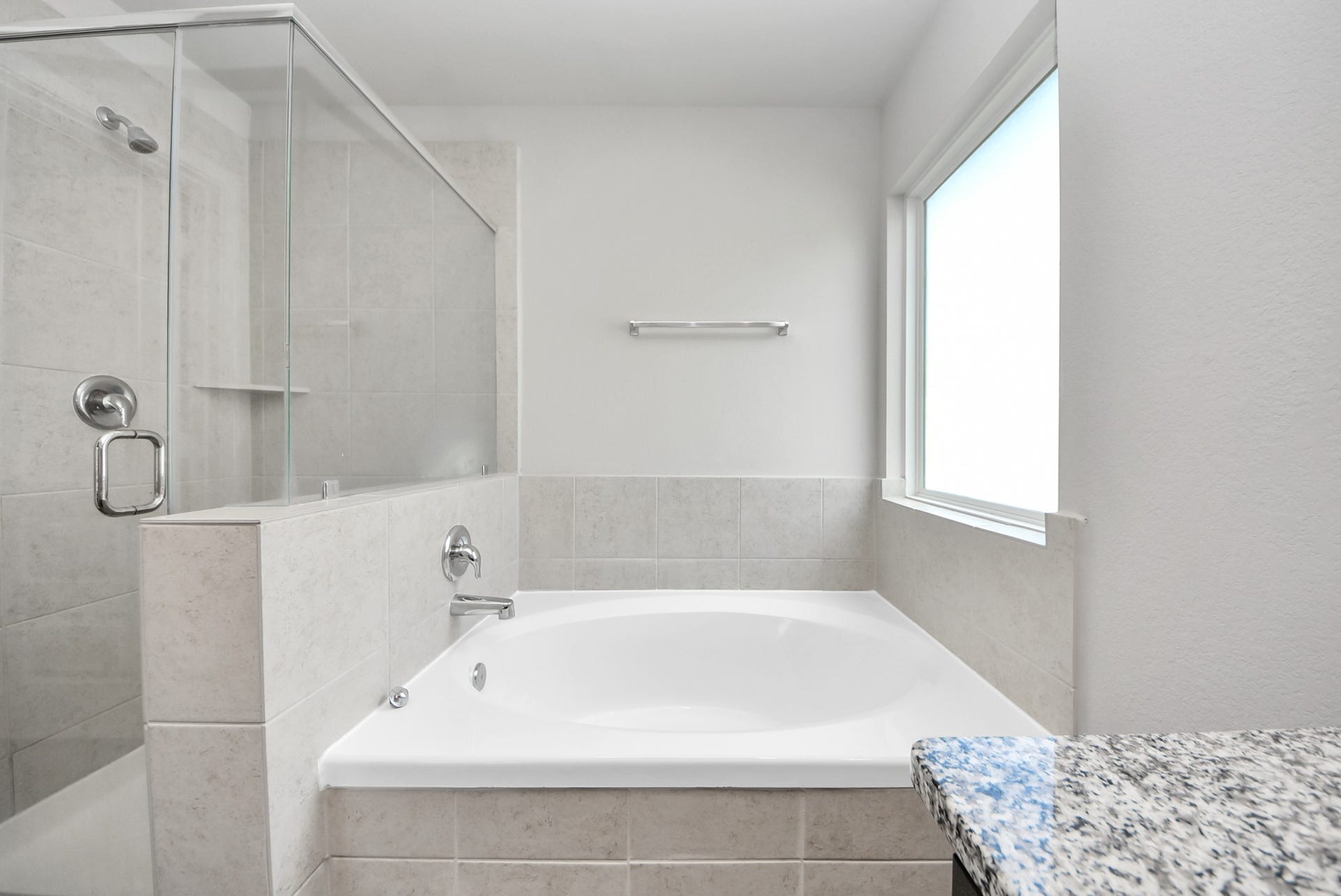 5411 Briana Dee Drive, Rosharon, TX 77583 Primary Bath