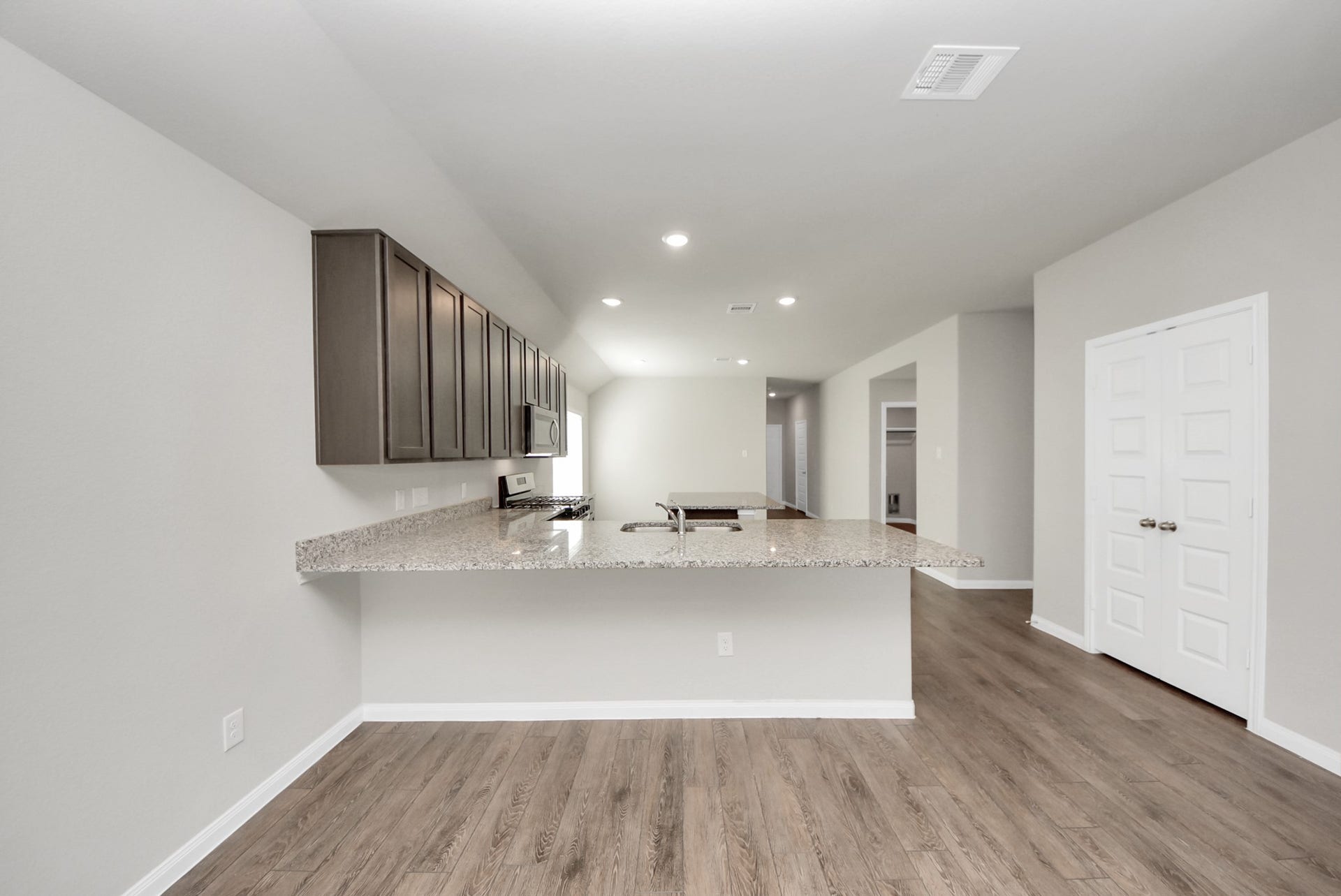 5411 Briana Dee Drive, Rosharon, TX 77583 Kitchen