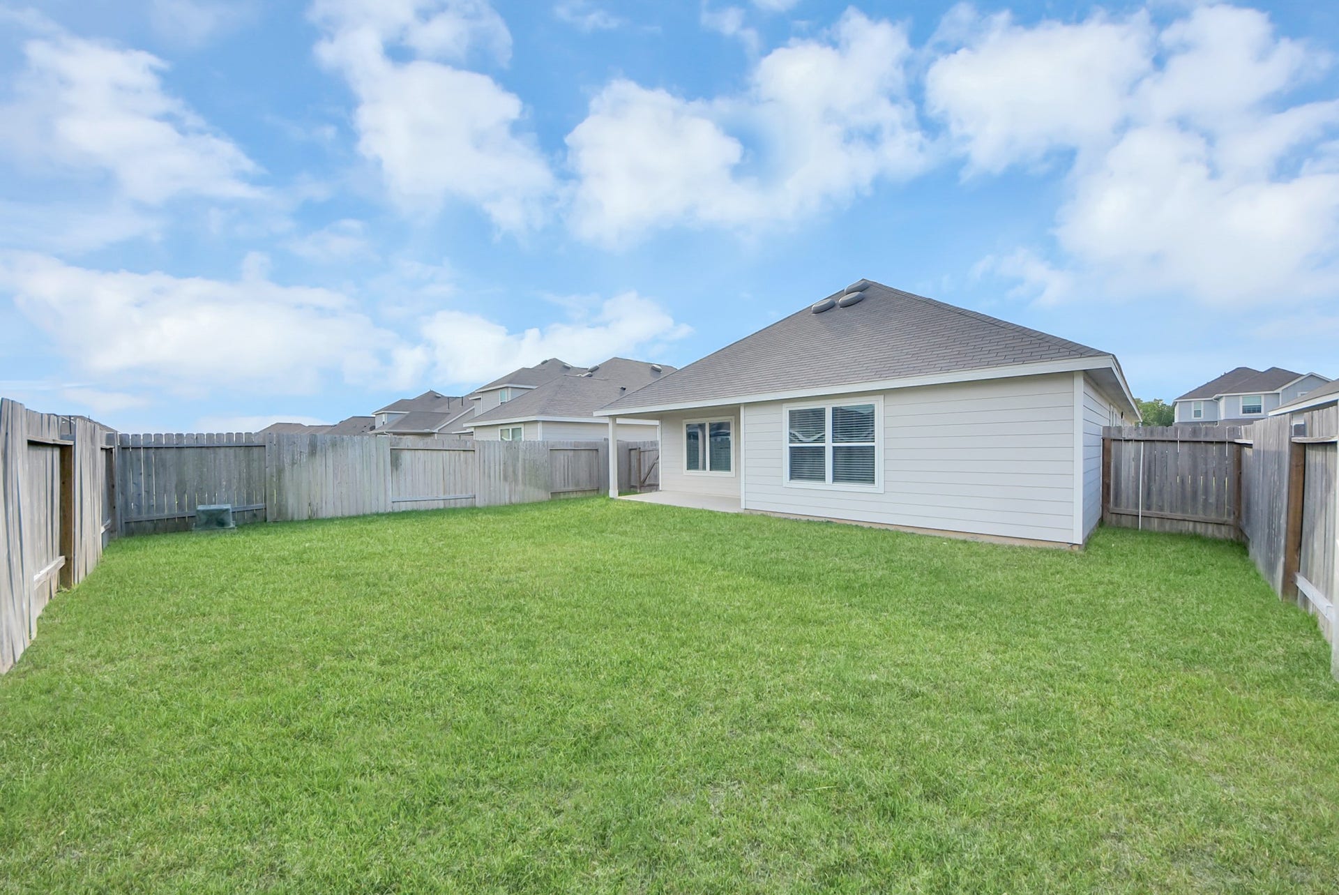 5411 Briana Dee Drive, Rosharon, TX 77583 Backyard