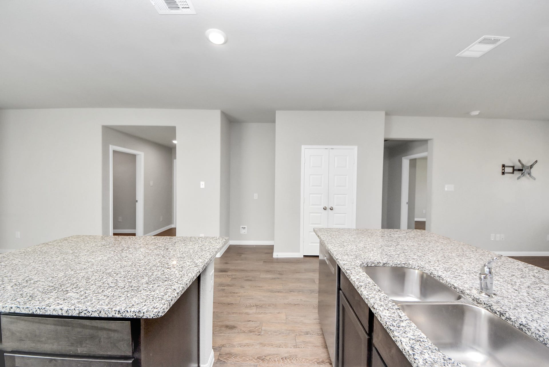 5411 Briana Dee Drive, Rosharon, TX 77583 Kitchen