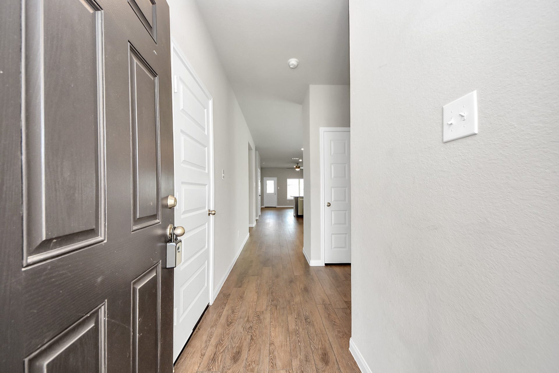 5411 Briana Dee Drive, Rosharon, TX 77583 Entry