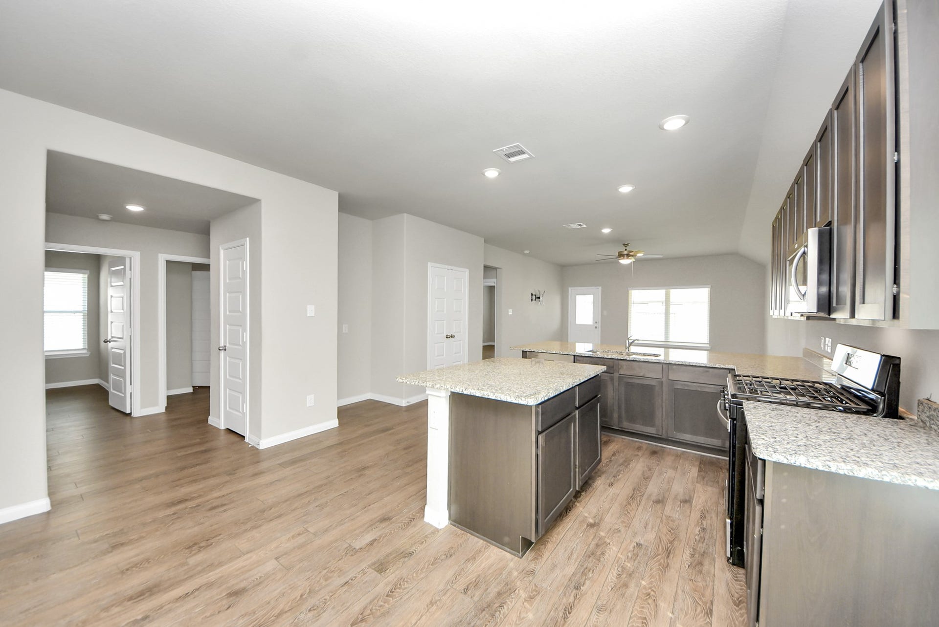 5411 Briana Dee Drive, Rosharon, TX 77583 Kitchen