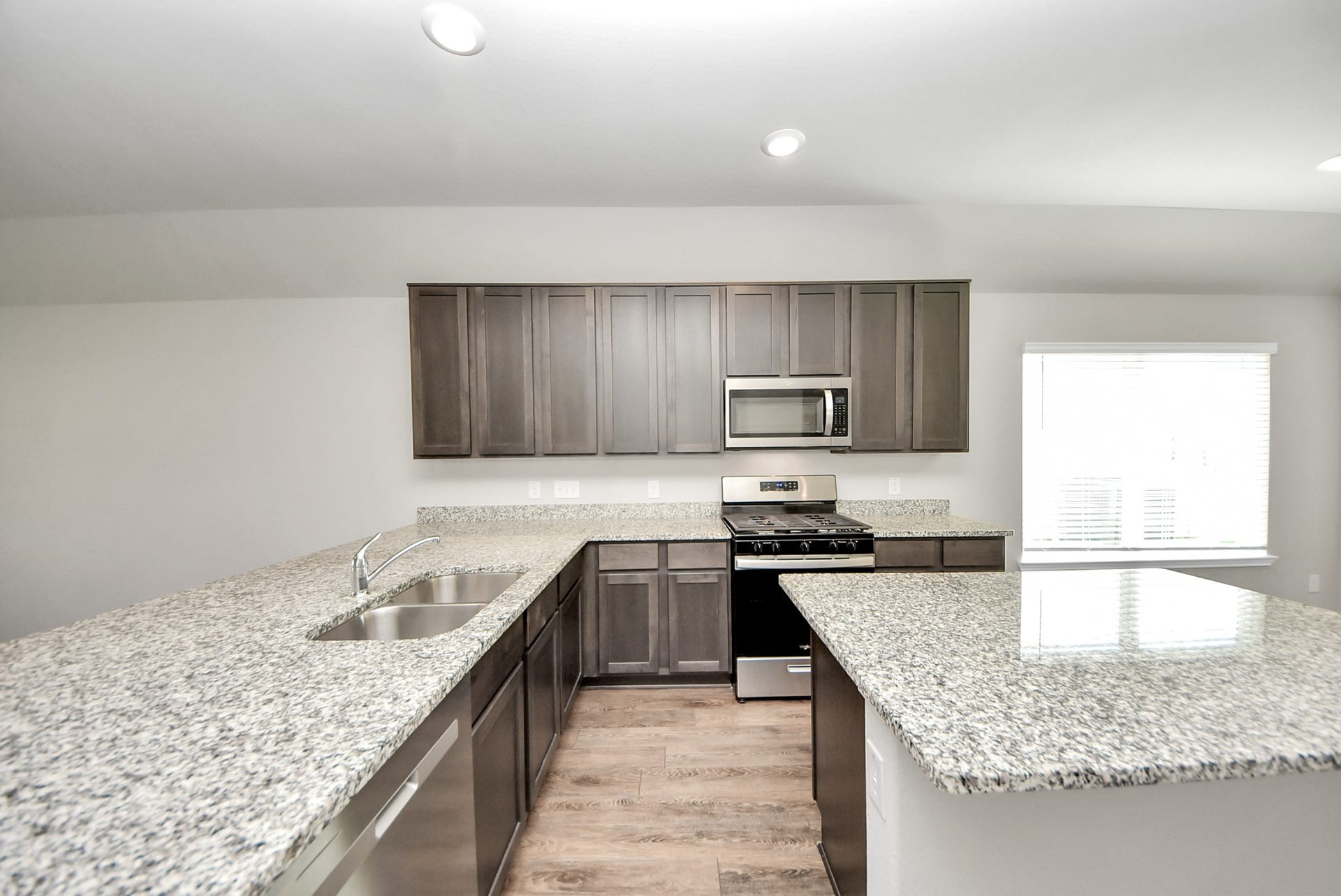 5411 Briana Dee Drive, Rosharon, TX 77583 Kitchen