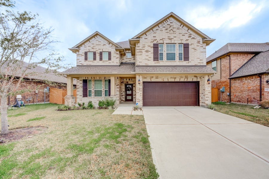 Property photo for 10739 Cliffs View Drive, Rosharon, TX