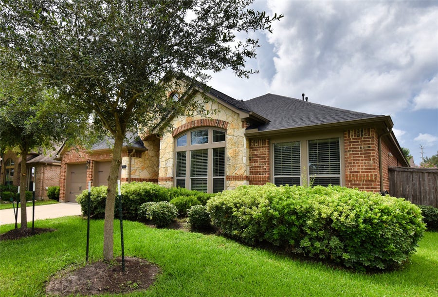 Property photo for 13611 Summer Cloud Lane, Pearland, TX