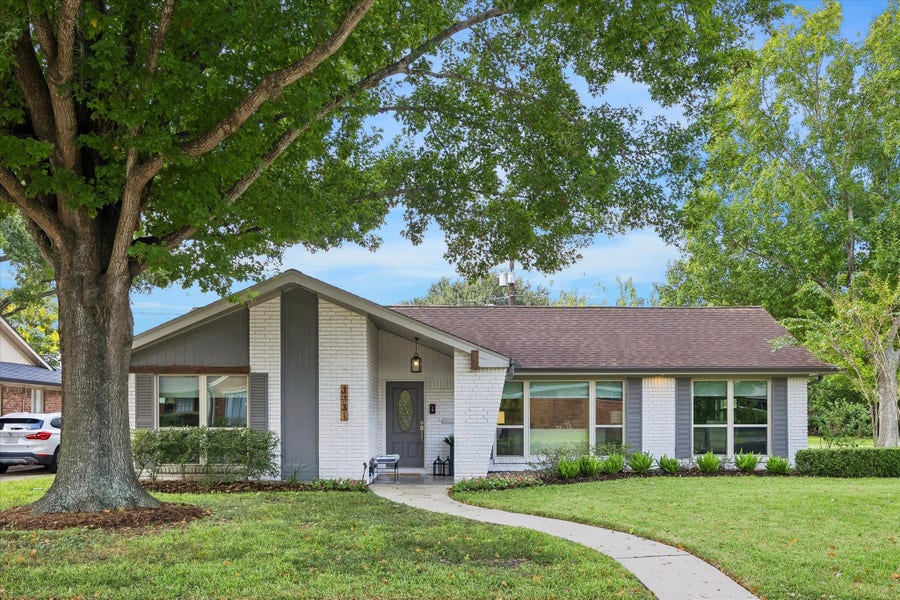 Property photo for 3731 Sun Valley Drive, Houston, TX