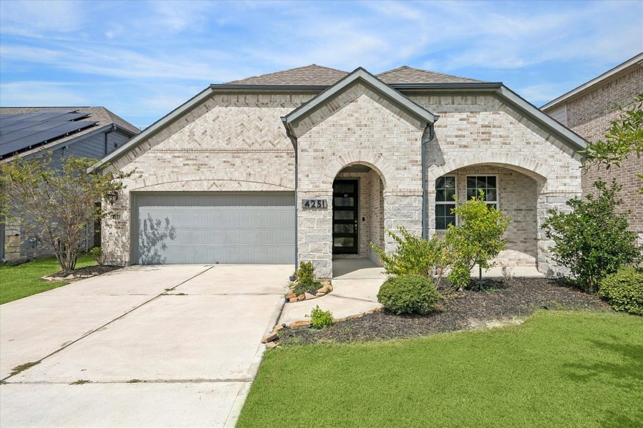 Property photo for 4251 Millers Creek Lane, Manvel, TX