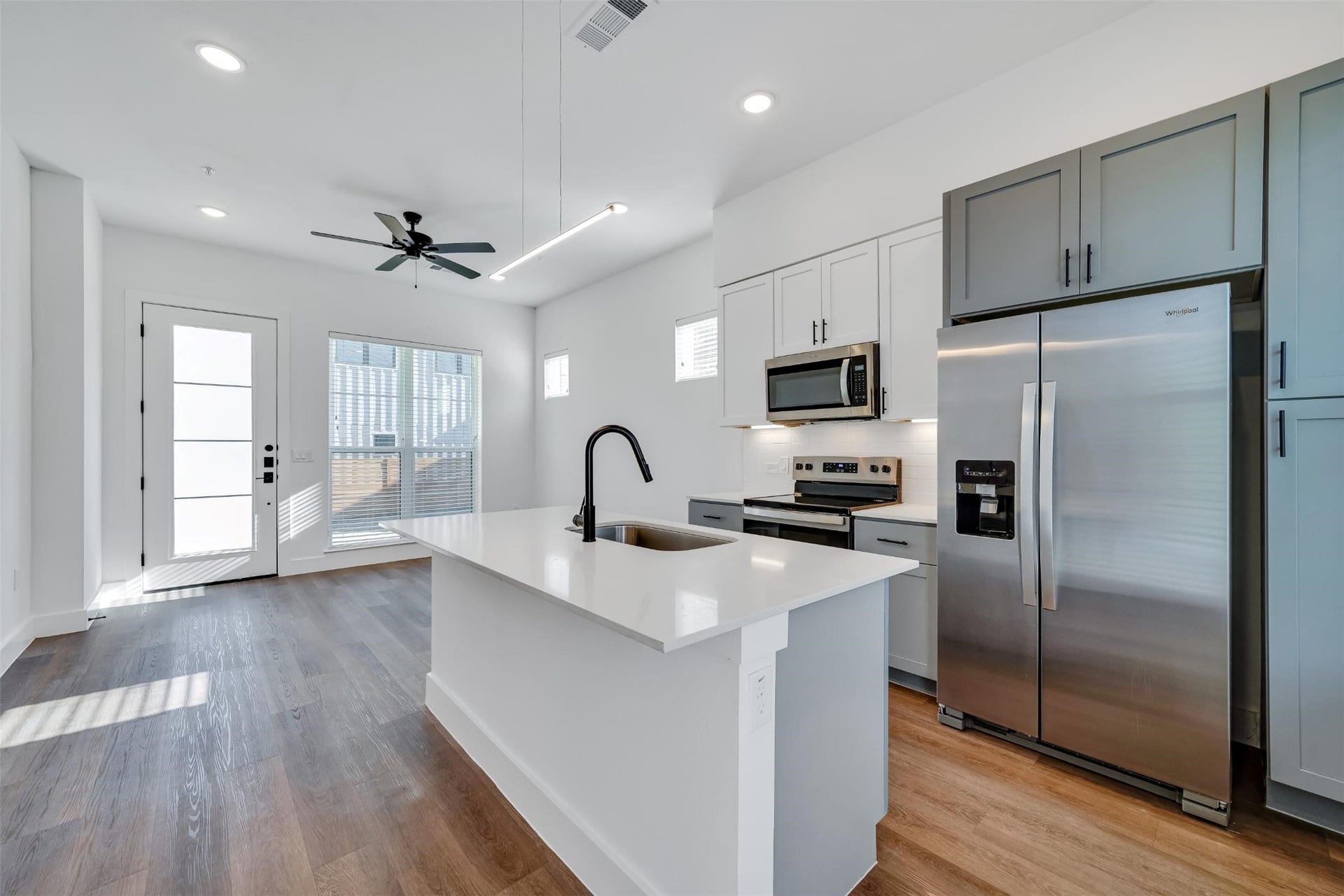 1601-404 Mustang Drive, Marble Falls, TX 78654 1601-404 Mustang Drive, Marble Falls, TX 78654
