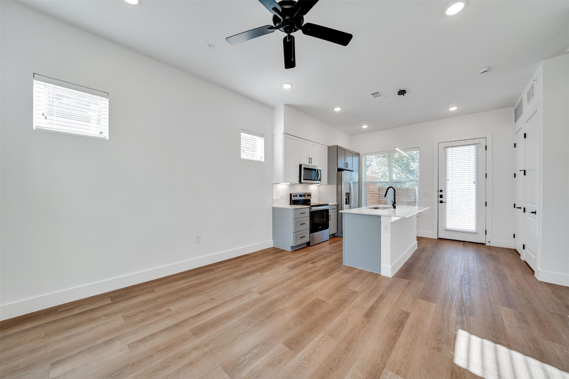 1601-404 Mustang Drive, Marble Falls, TX 78654 1601-404 Mustang Drive, Marble Falls, TX 78654
