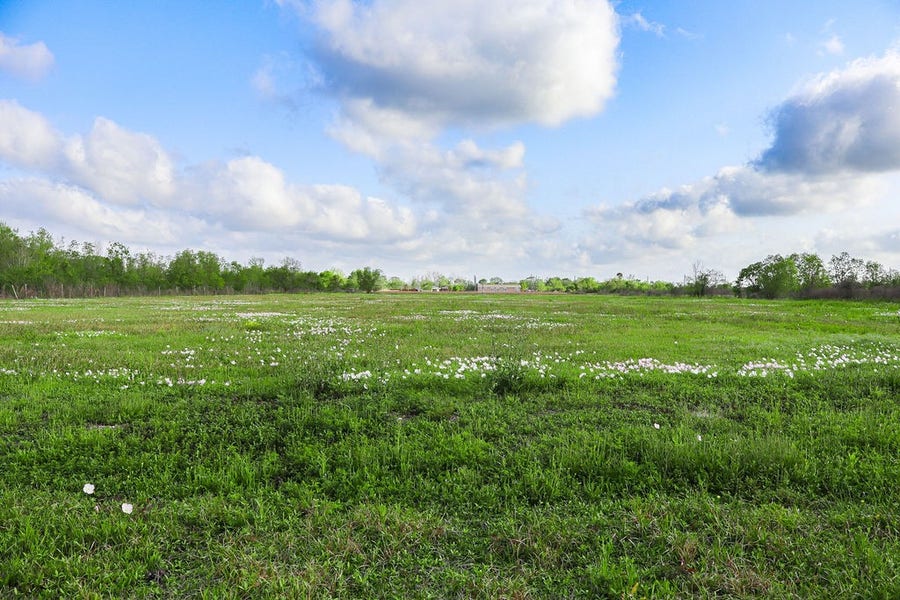 Property photo for 1115 E Fm 1462 Road, Rosharon, TX