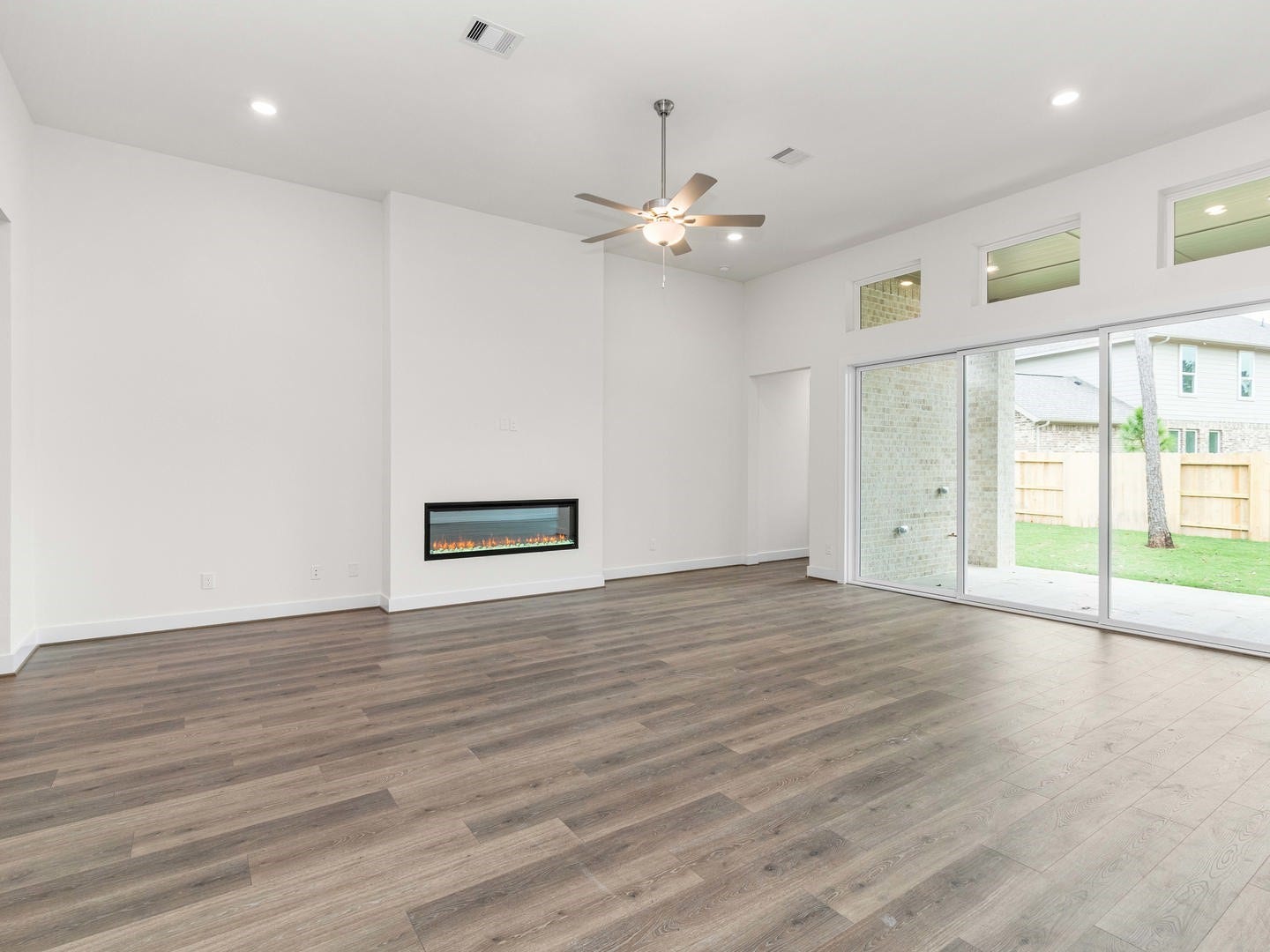 29738 Shady Glade Lane, Magnolia, TX 77354 Woodhavyn_Indio Mission_16_Living Room_03