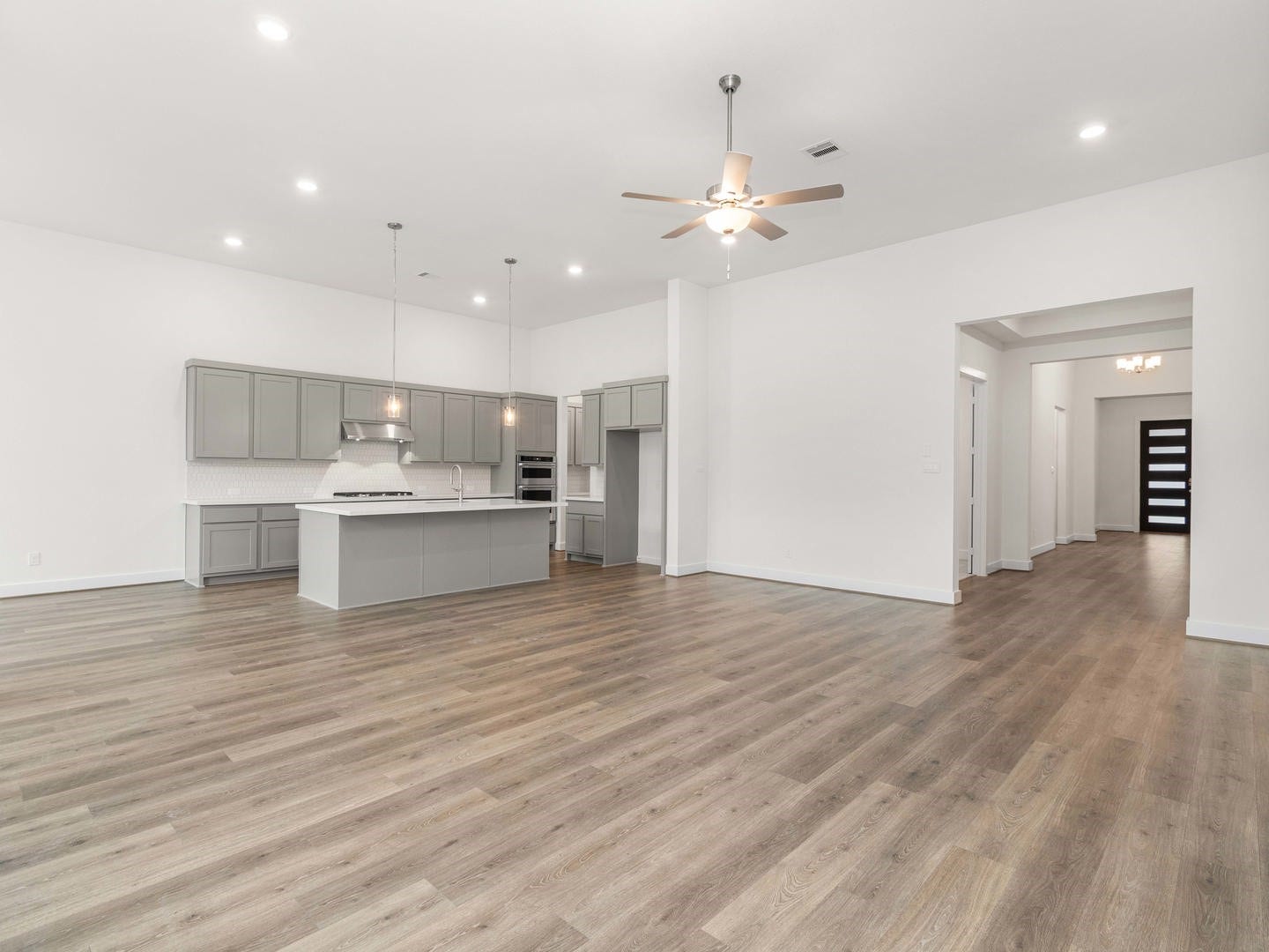29738 Shady Glade Lane, Magnolia, TX 77354 Woodhavyn_Indio Mission_16_Living Room_04