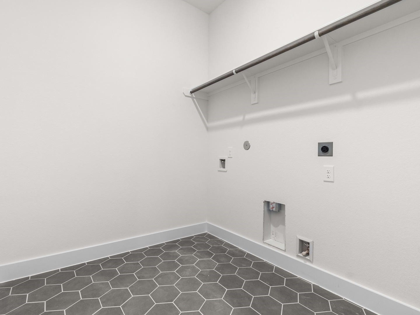 29738 Shady Glade Lane, Magnolia, TX 77354 Woodhavyn_Indio Mission_16_Mudroom_01