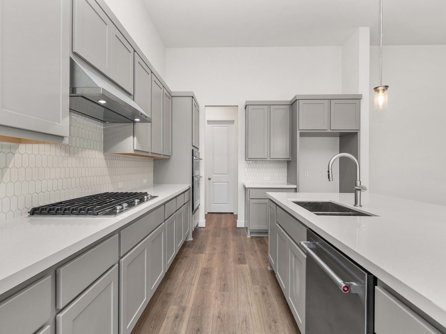 29738 Shady Glade Lane, Magnolia, TX 77354 Woodhavyn_Indio Mission_16_Kitchen_04