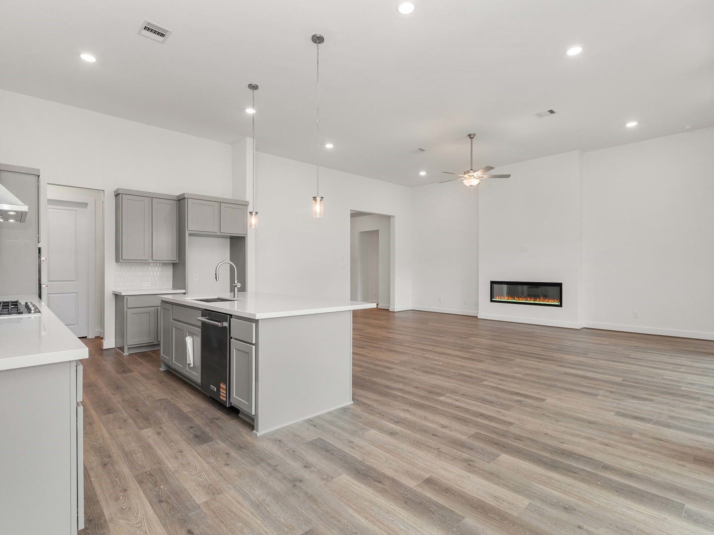 29738 Shady Glade Lane, Magnolia, TX 77354 Woodhavyn_Indio Mission_16_Kitchen_03