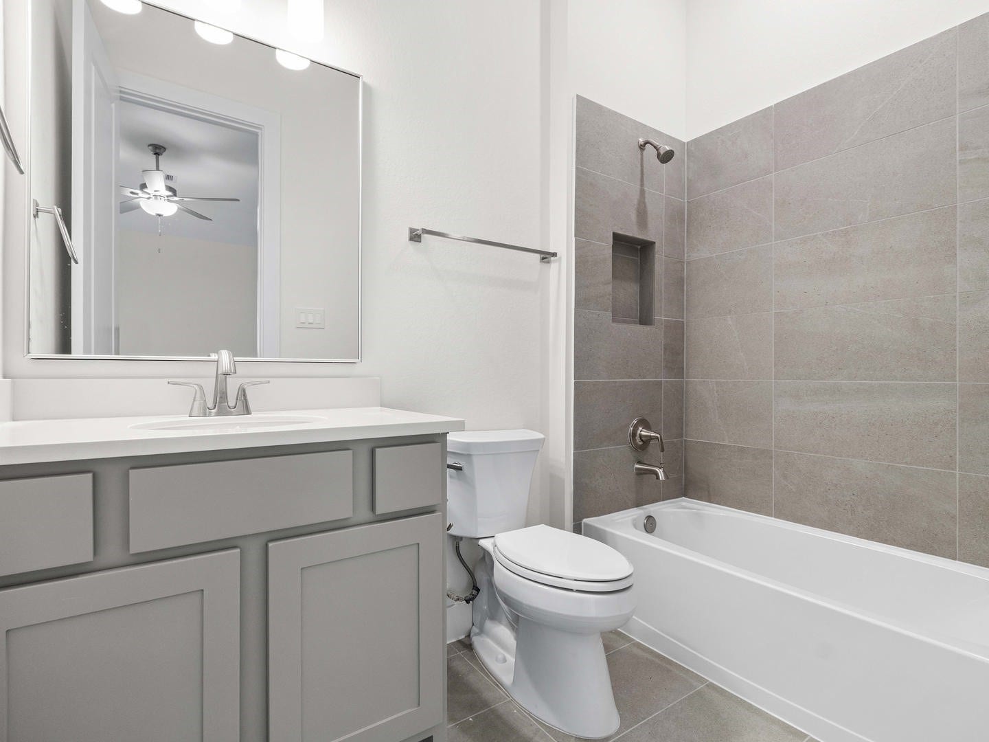 29738 Shady Glade Lane, Magnolia, TX 77354 Woodhavyn_Indio Mission_16_Bathroom_02