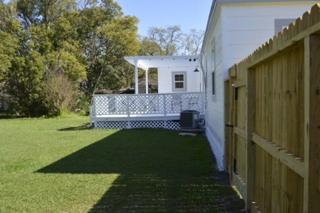 828 Holly Street, La Marque, TX 77568 Back Porch with Pergola