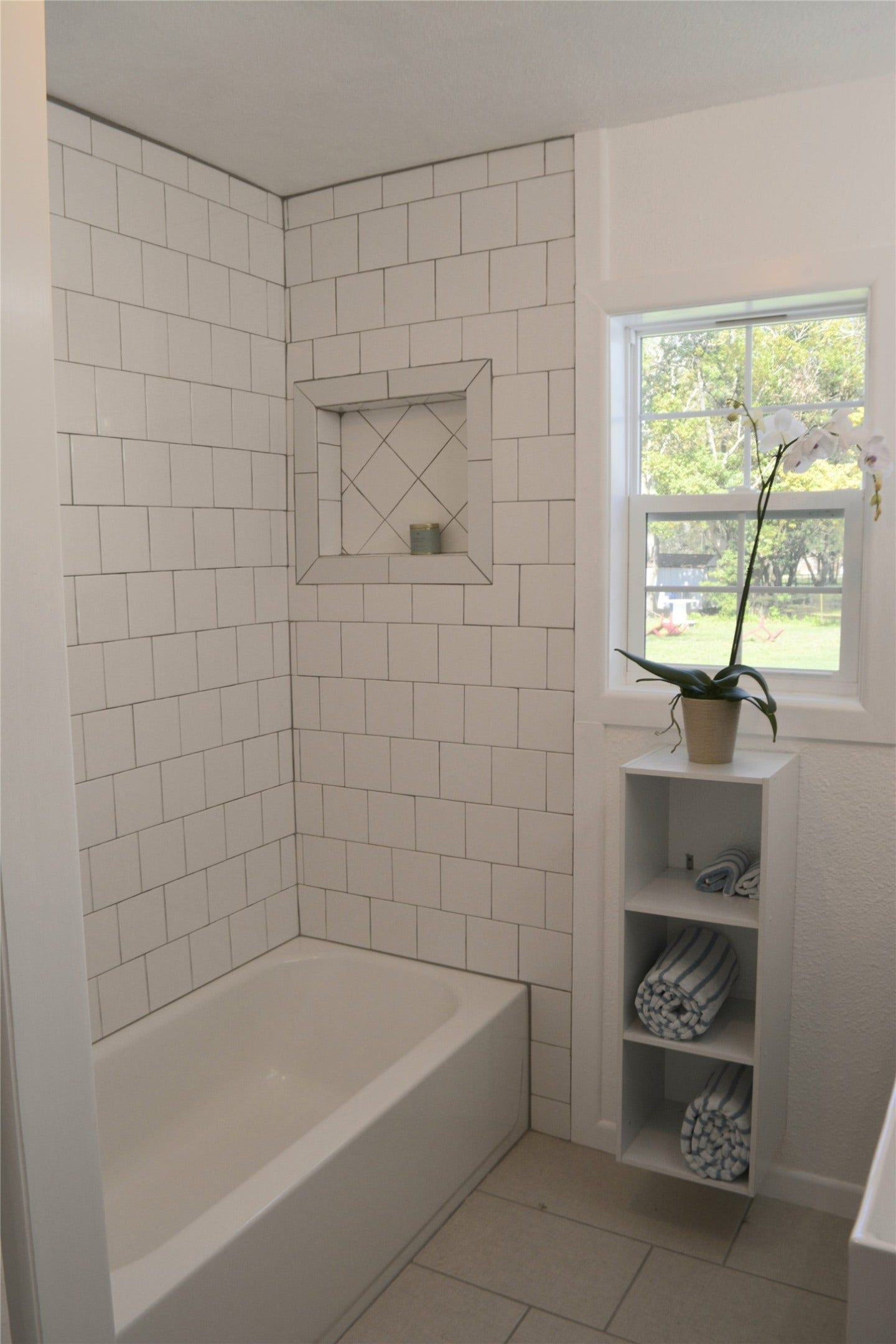 828 Holly Street, La Marque, TX 77568 Secondary Bath