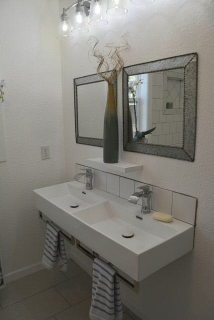 828 Holly Street, La Marque, TX 77568 Secondary Bath