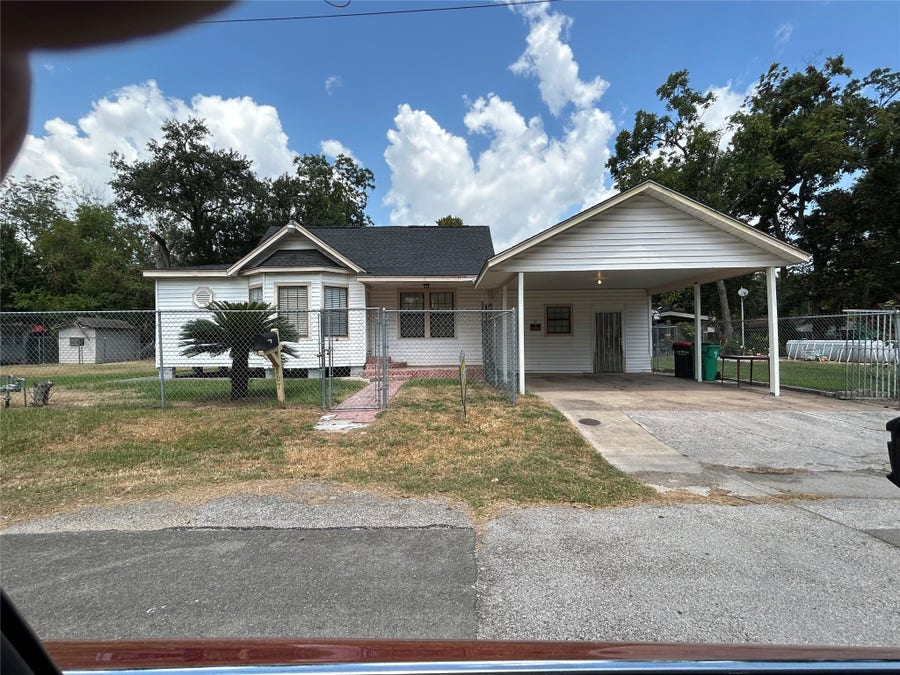 Property photo for 307 Hafer Street, Baytown, TX