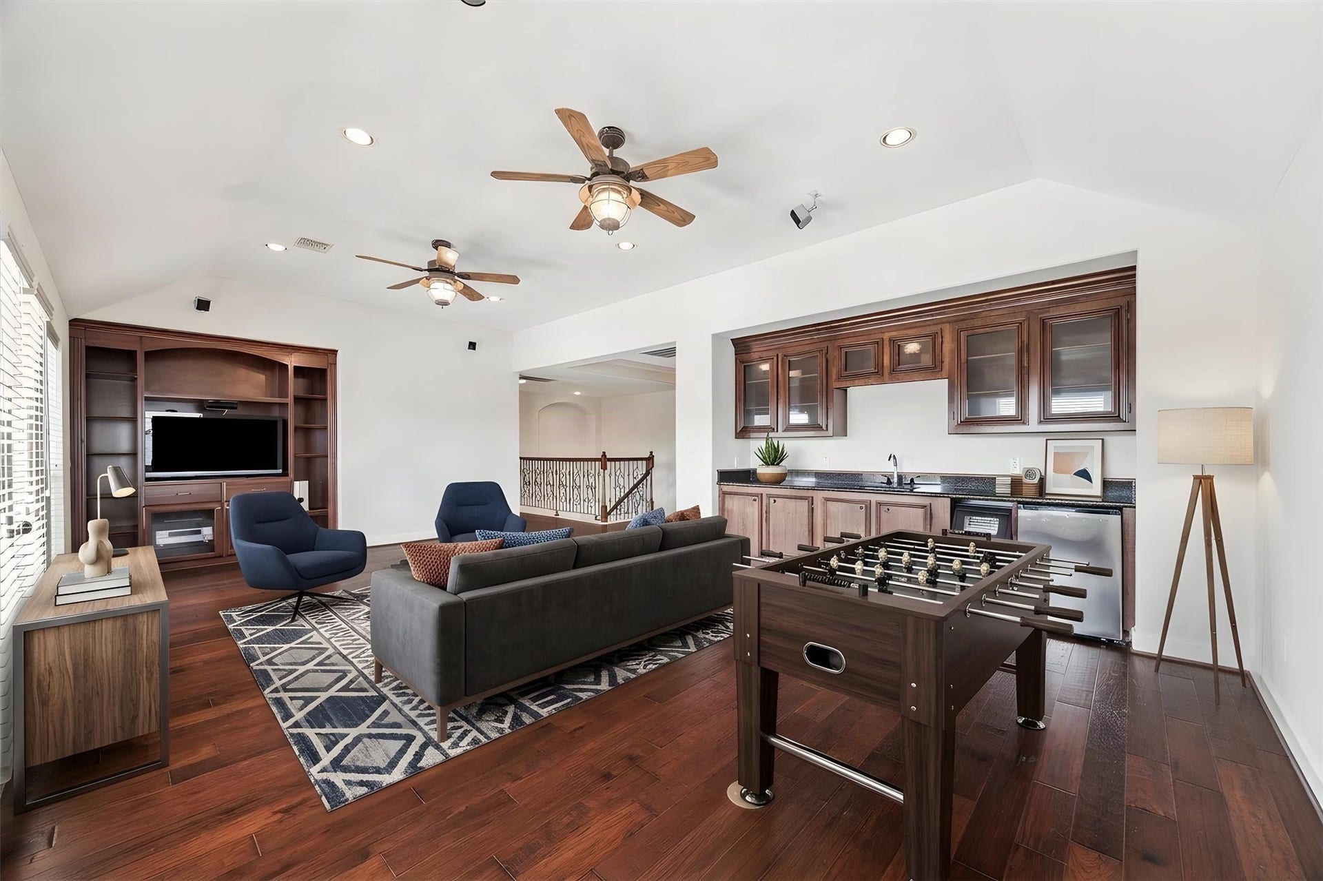 14330 Dunrobin Way, Sugar Land, TX 77498 What the gameroom *COULD* be. AI furnished
