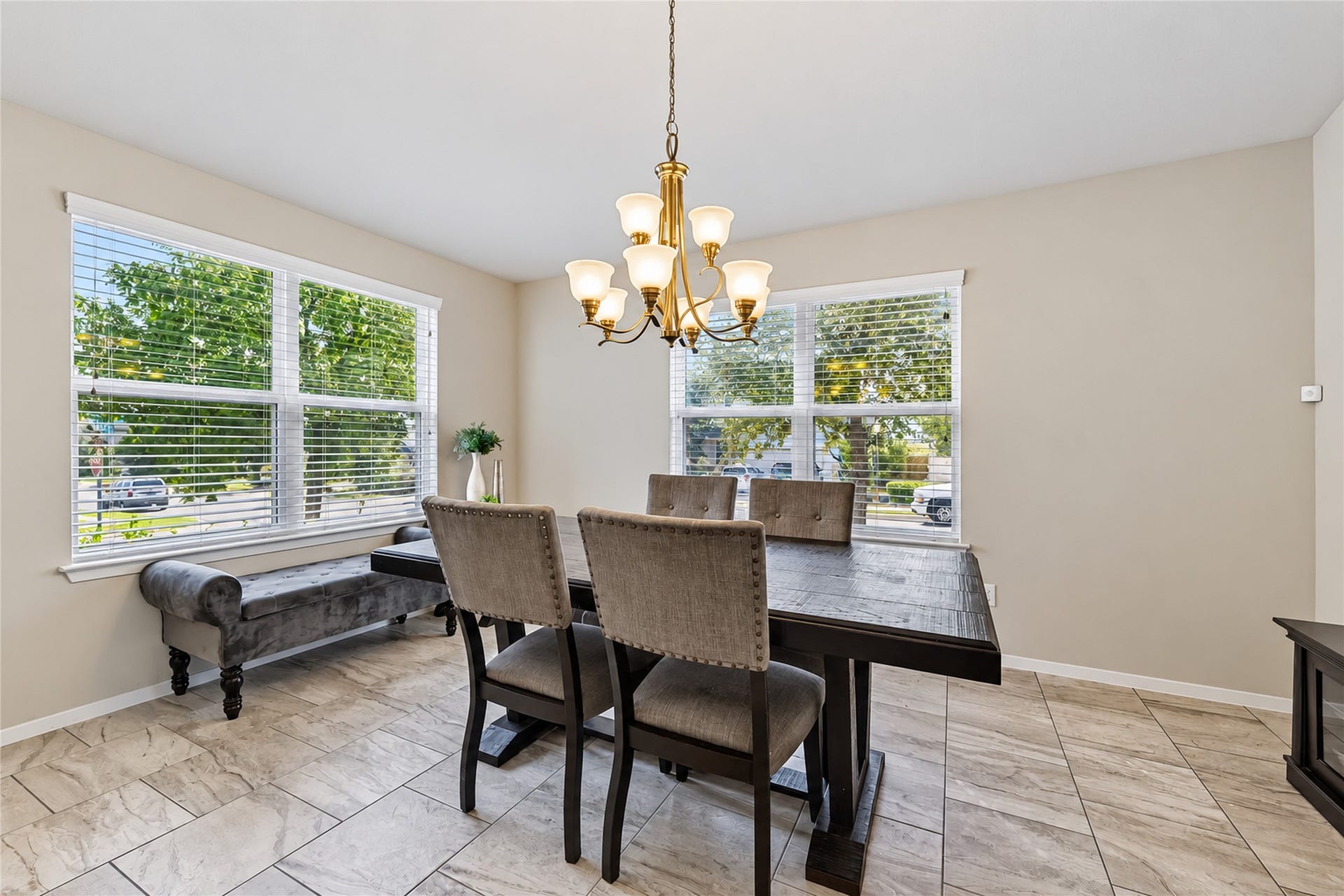 2401 brook crest way, Leander, TX 78641