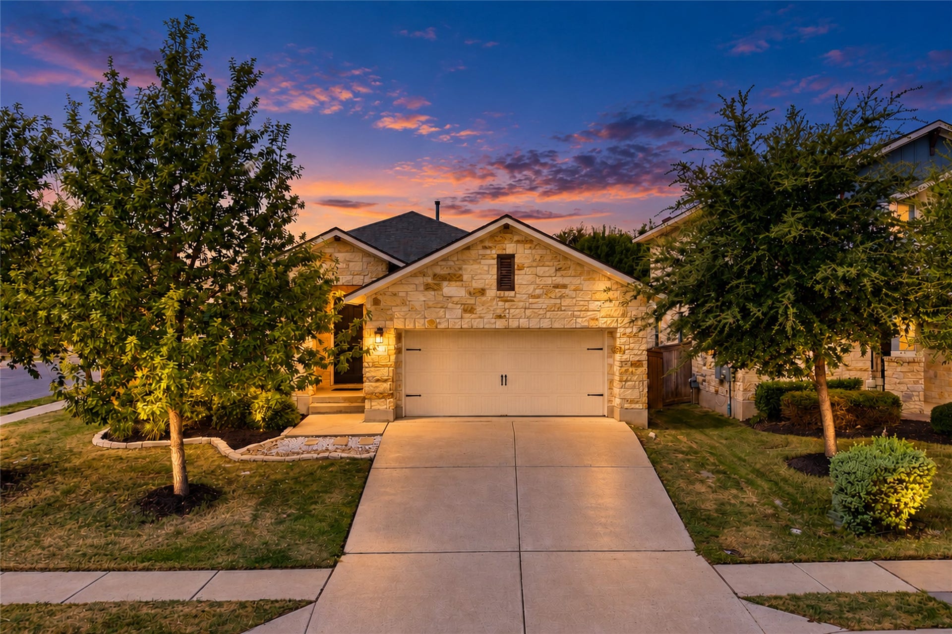 2401 brook crest way, Leander, TX 78641