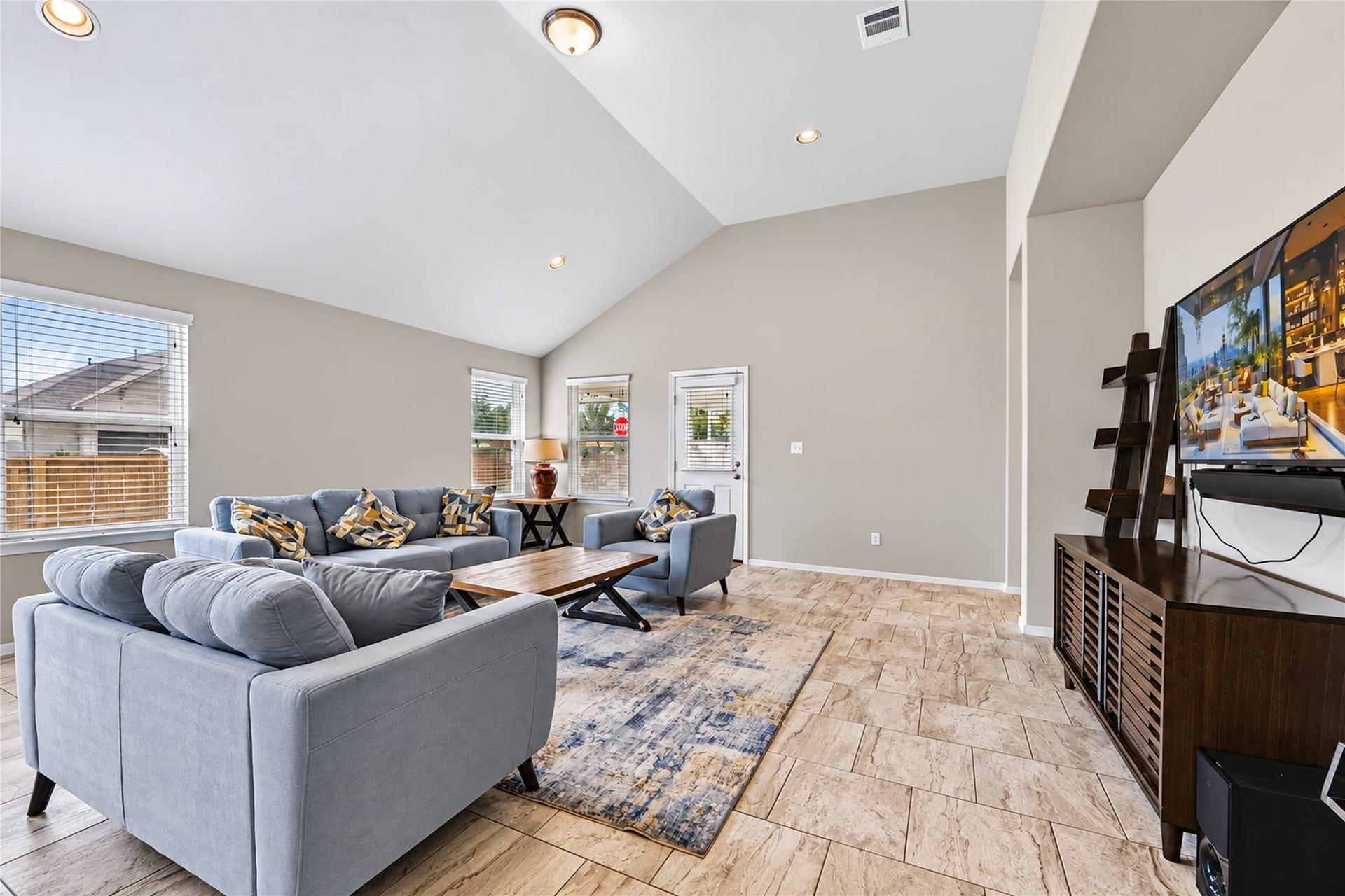 2401 brook crest way, Leander, TX 78641