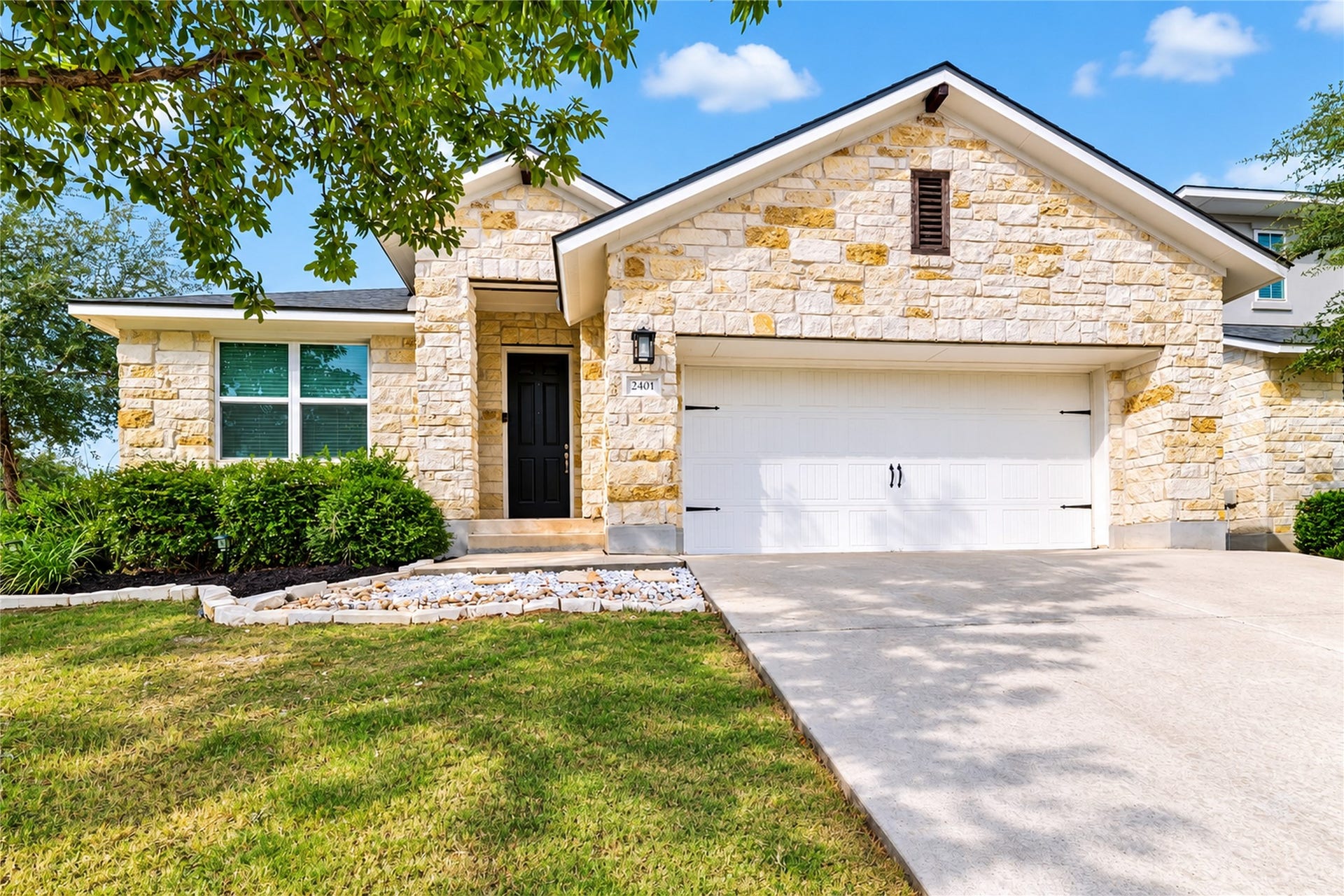 2401 brook crest way, Leander, TX 78641
