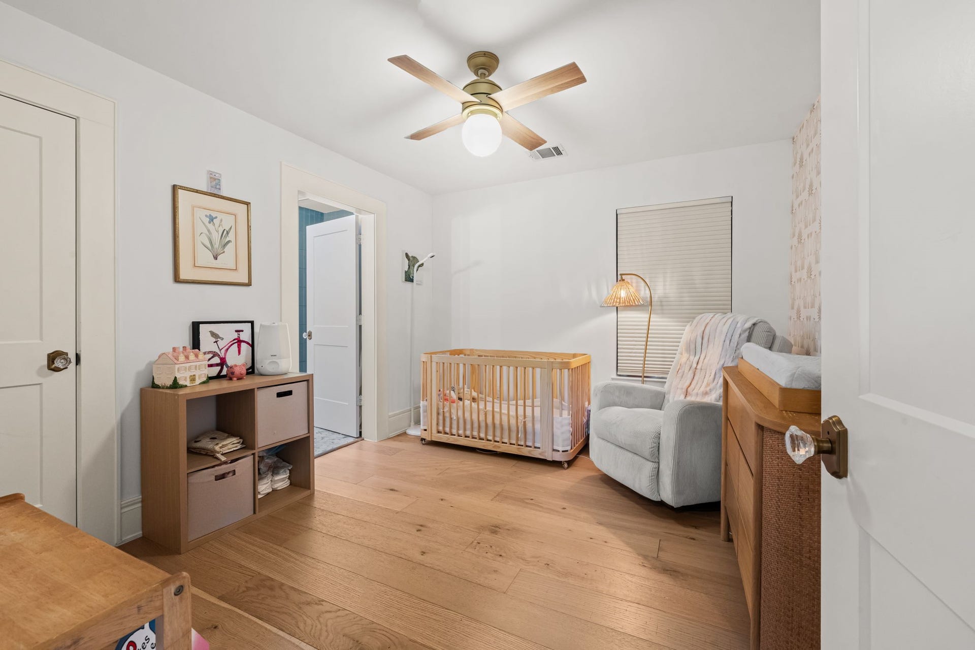 Secondary bedroom on ground level perfect for guests or a nursery.