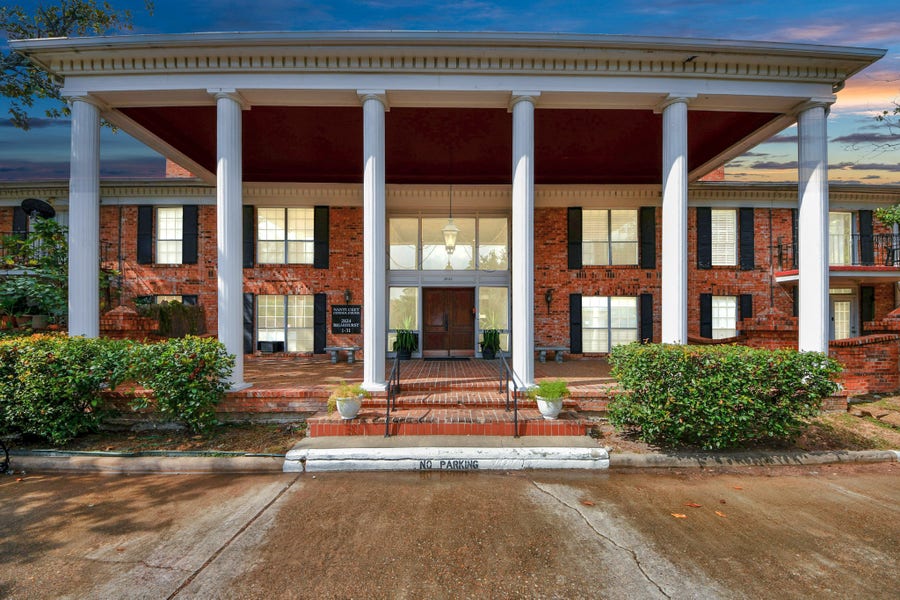 Property photo for 2824 Briarhurst Dr Drive, #12, Houston, TX