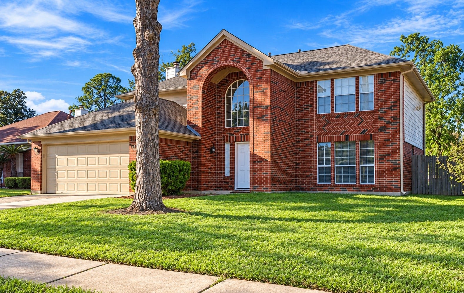 Come and see this well taken care of home!