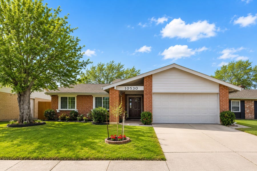 Property photo for 10530 Towne Square Road, Sugar Land, TX