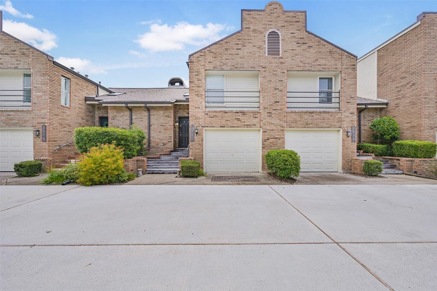Property photo for 2336 Fairwind Road, Houston, TX